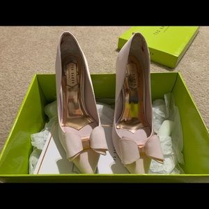 Ted Baker Adeline heel in light pink.